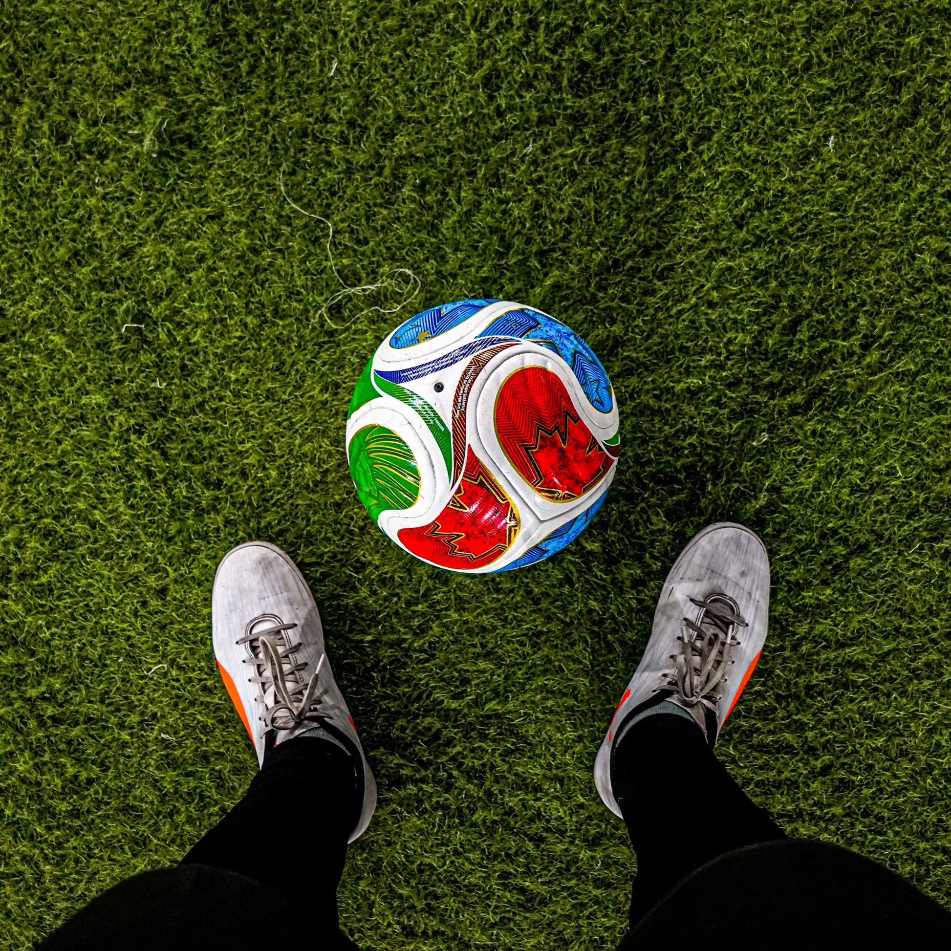Professional Size 5 Match Soccer Ball – Thermo-Bonded Seamless PU Football for Training and Competition, Waterproof Design